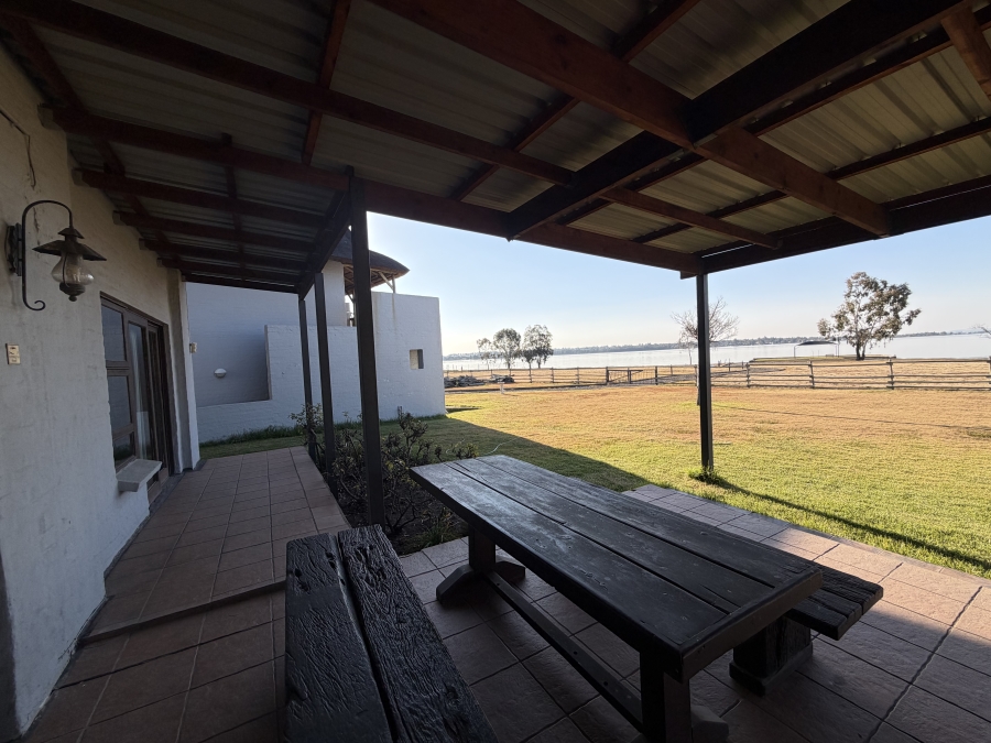 4 Bedroom Property for Sale in Vaaldam SH Free State